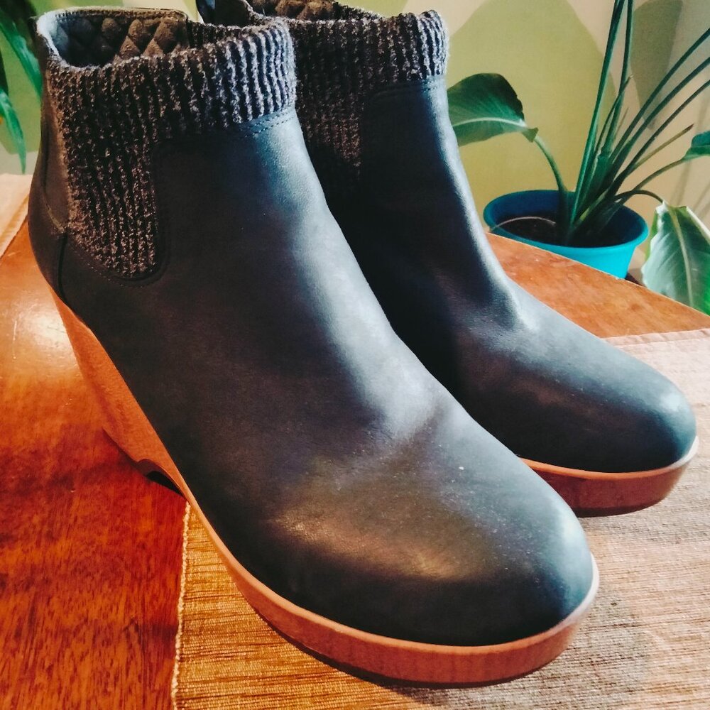 Black leather Bootie, Size 10